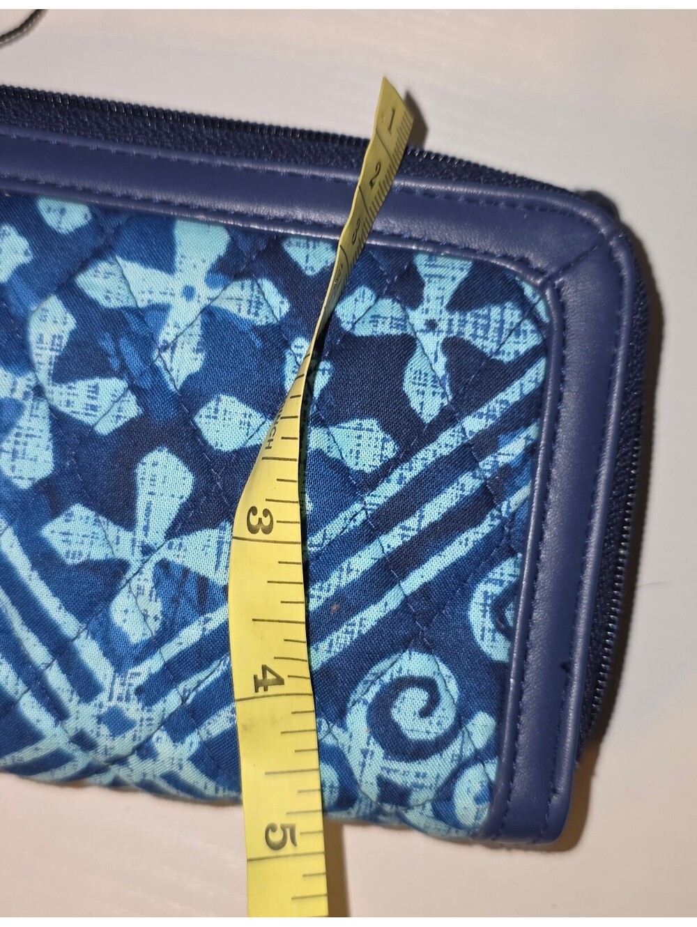 Vera Bradley Women's Wristlet, Signature Cotton - Picture 5 of 7